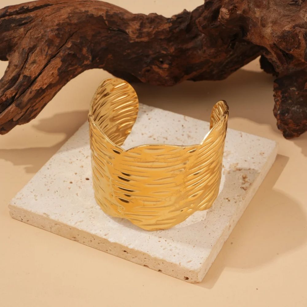 Bracelet Jonc Contour Epais et Martelé Doré