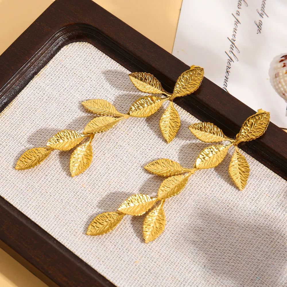 Boucles d'Oreilles Pendantes Feuille de Laurier Dorées
