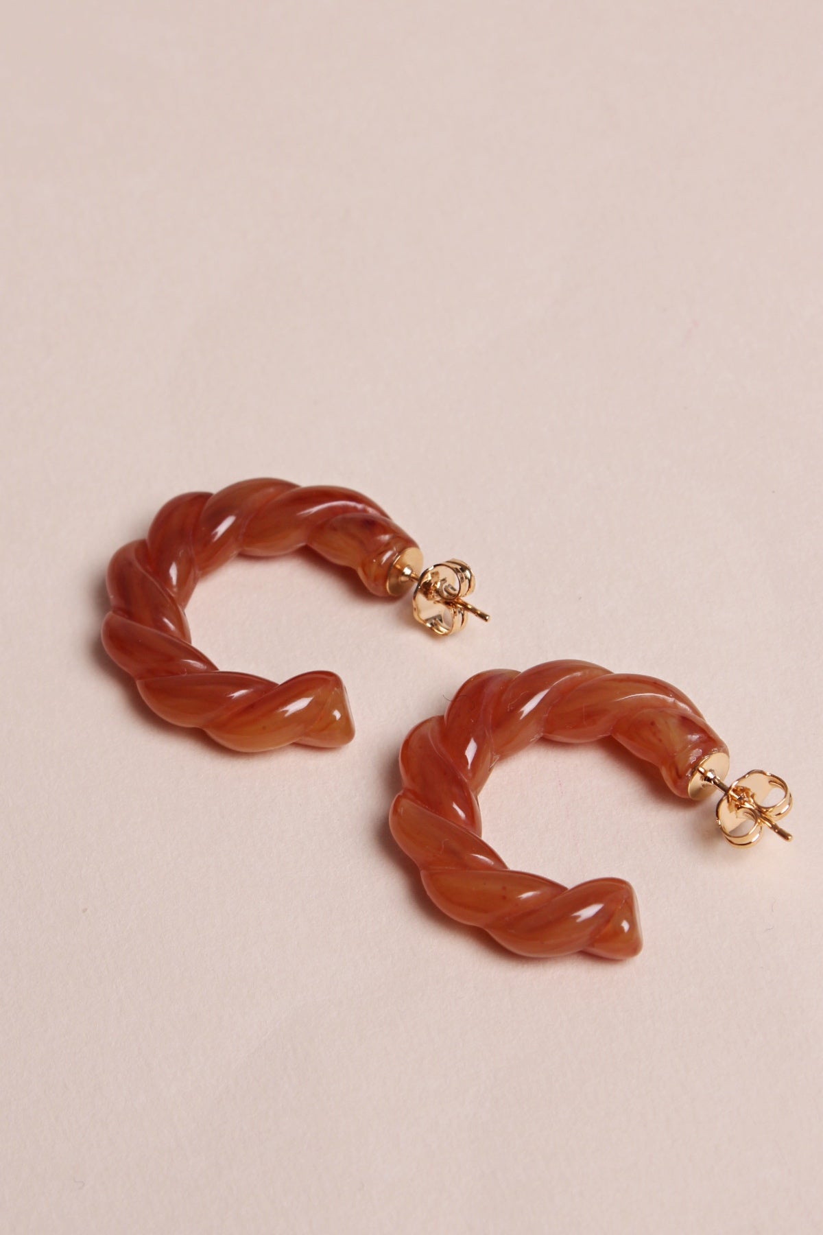 Boucles d'Oreilles Créoles Torsadées Couleur Marron