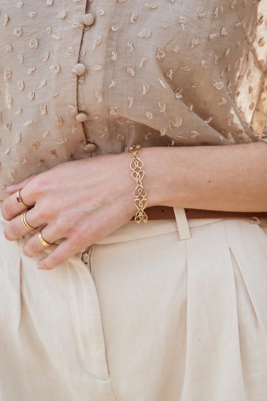 Bracelet Mailles Irrégulières et Originales Doré Porté