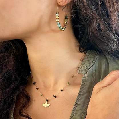 Créoles Dorées et Perles Naturelles Porté