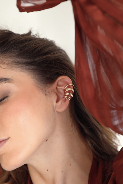 Grande Bague d'Oreille Earcuff Multi-Rang Doré Porté