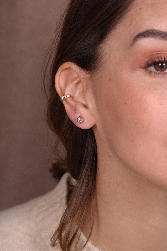 Bague d'Oreilles Earcuff Dorée et 3 Zircons Blancs Portée