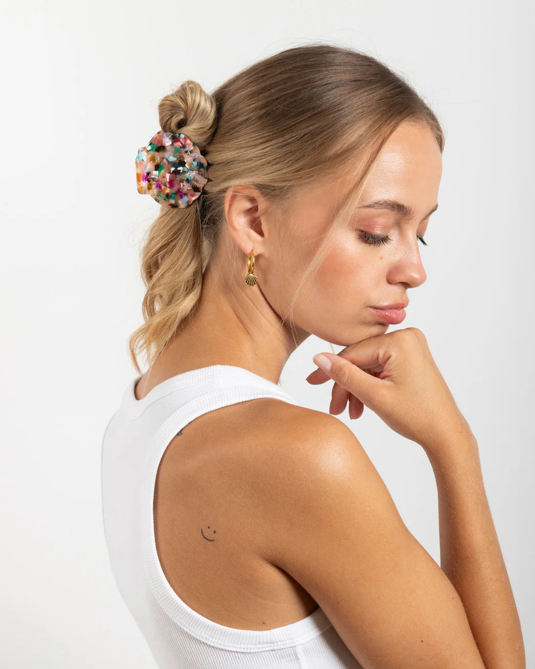 Pince à Cheveux Forme Coquillage Colorées Porté