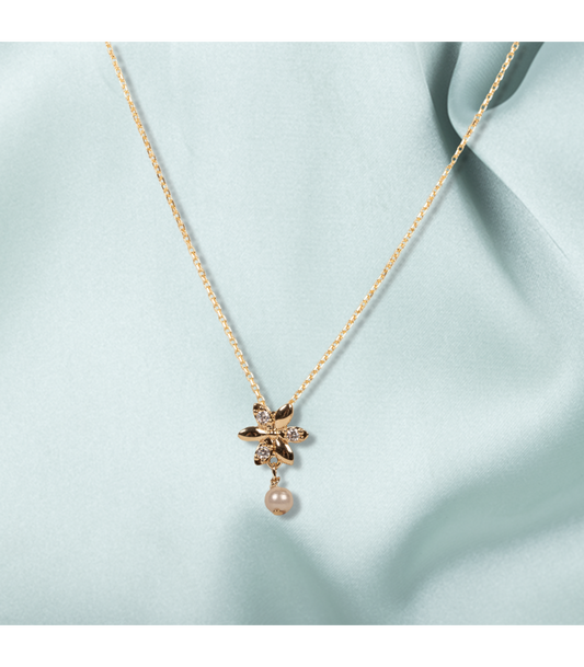 Collier Pendentif Plaqué Or Petites Fleurs et Perles Blanches